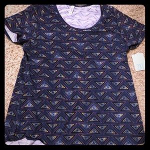 NWT Lularoe Classic Tee!